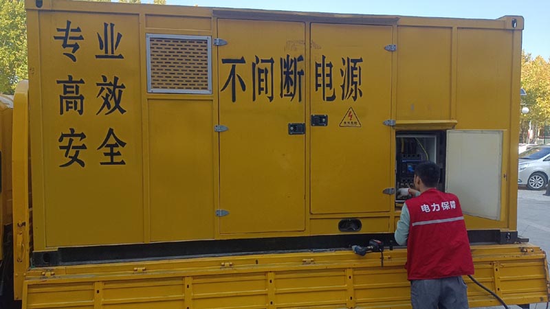 木鱼镇柴油发电机组和UPS电源配合使用时，如何避免切换过程中的电力中断？
